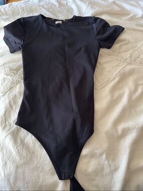 Aritzia Black Short-Sleeve Scoop-Neck Bodysuit